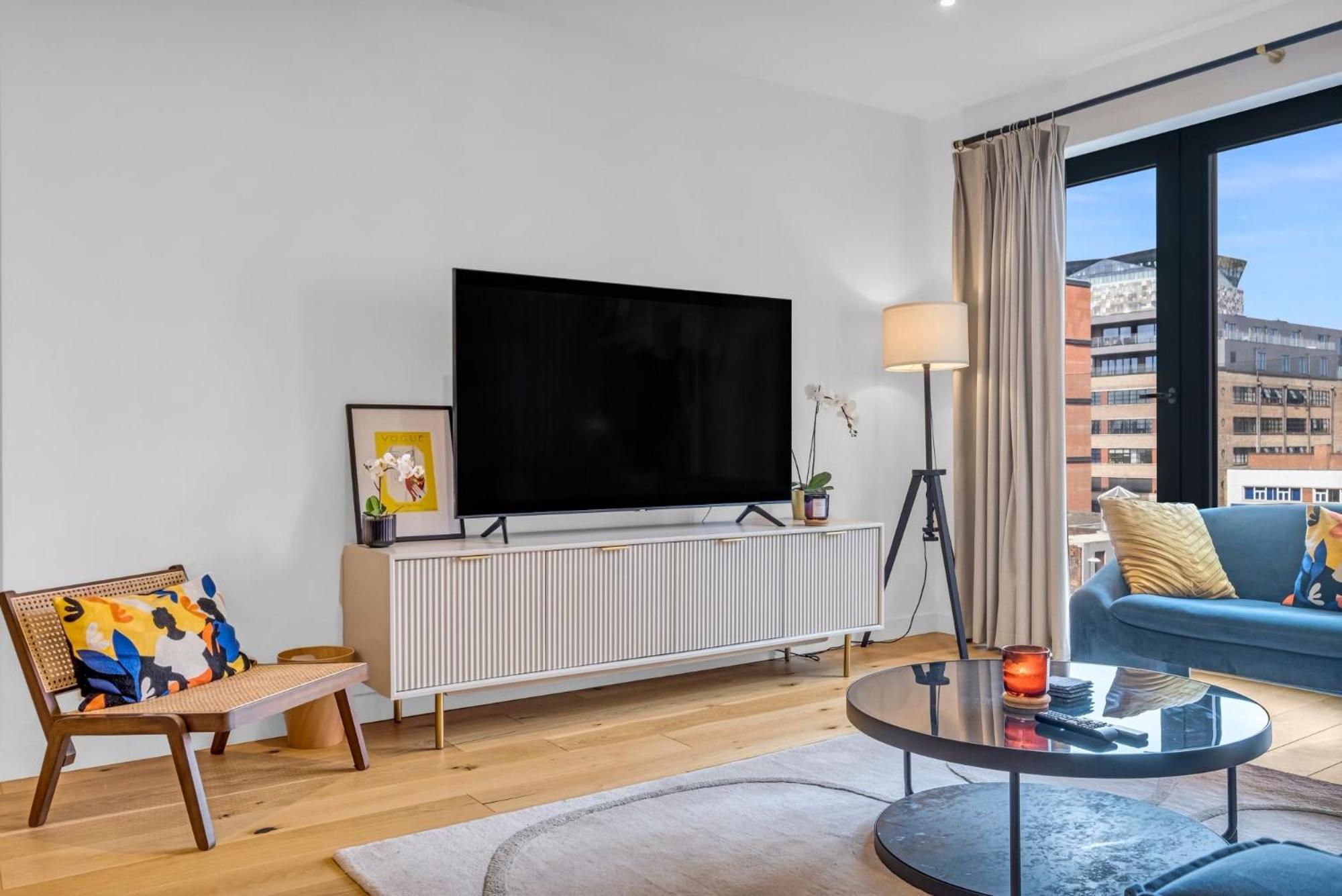Luxurious & Glamorous Centrally Located 2 Bedroom 2 Bathroom Apartment - Central Birmingham - Secure Parking - Netflix Extérieur photo