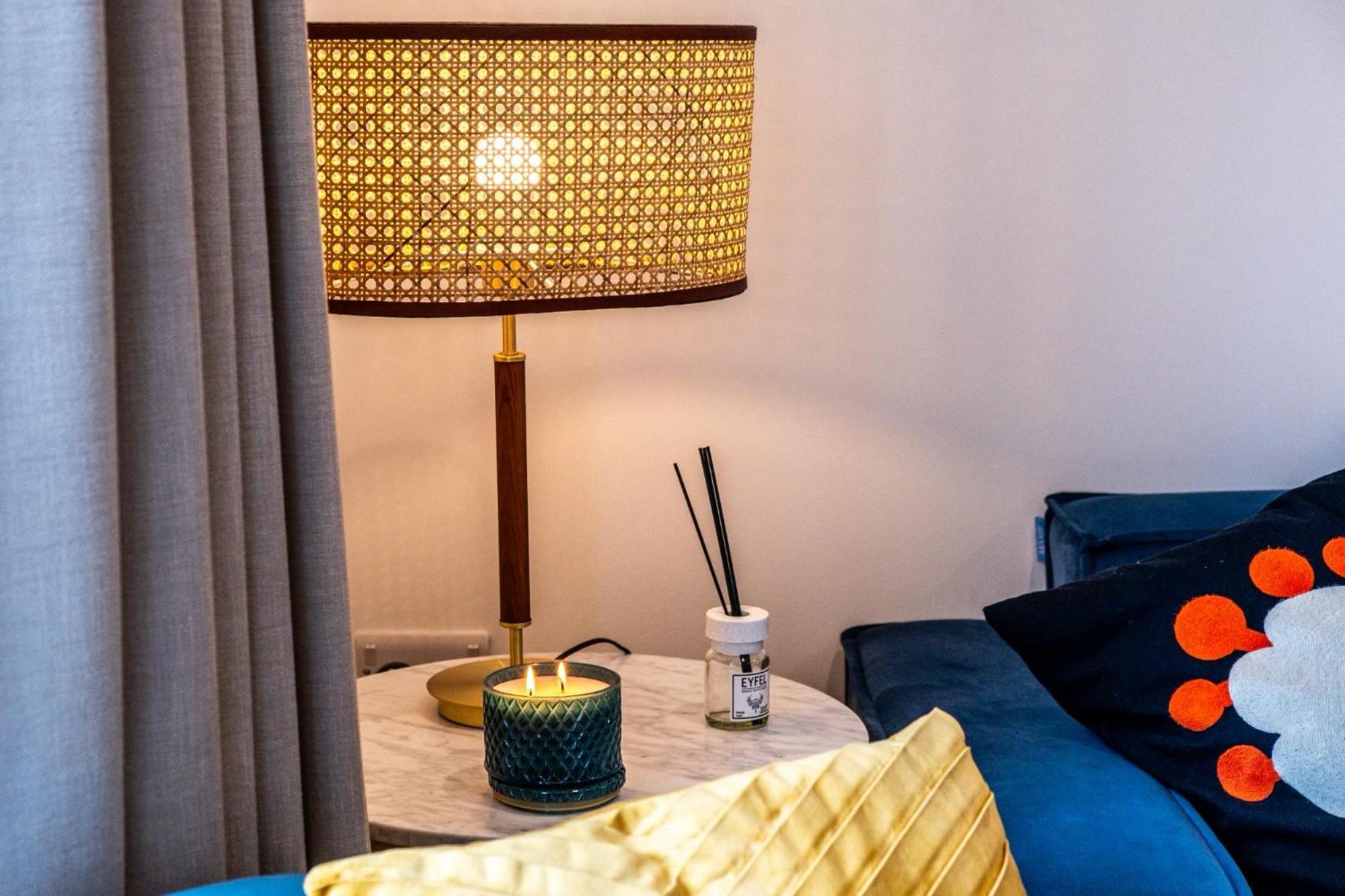 Luxurious & Glamorous Centrally Located 2 Bedroom 2 Bathroom Apartment - Central Birmingham - Secure Parking - Netflix Extérieur photo